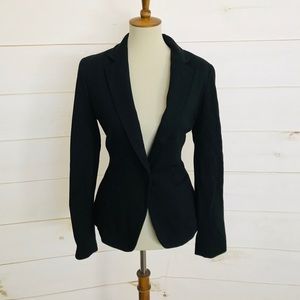 CLASSIC BLACK BLAZER